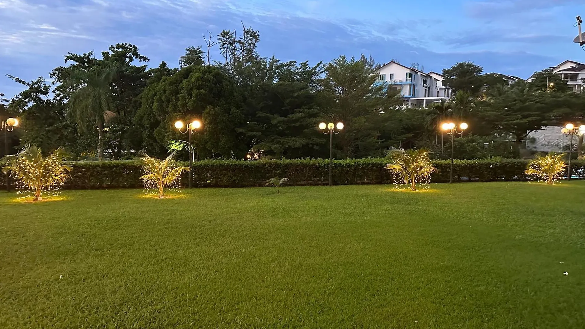 Beach Resort Home Stay Sri Sayang 05 Apartment Batu Ferringhi 2Bedroom 0*,  Malaysia